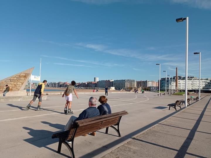 Poniente Beach Gijón Exteriér fotografie