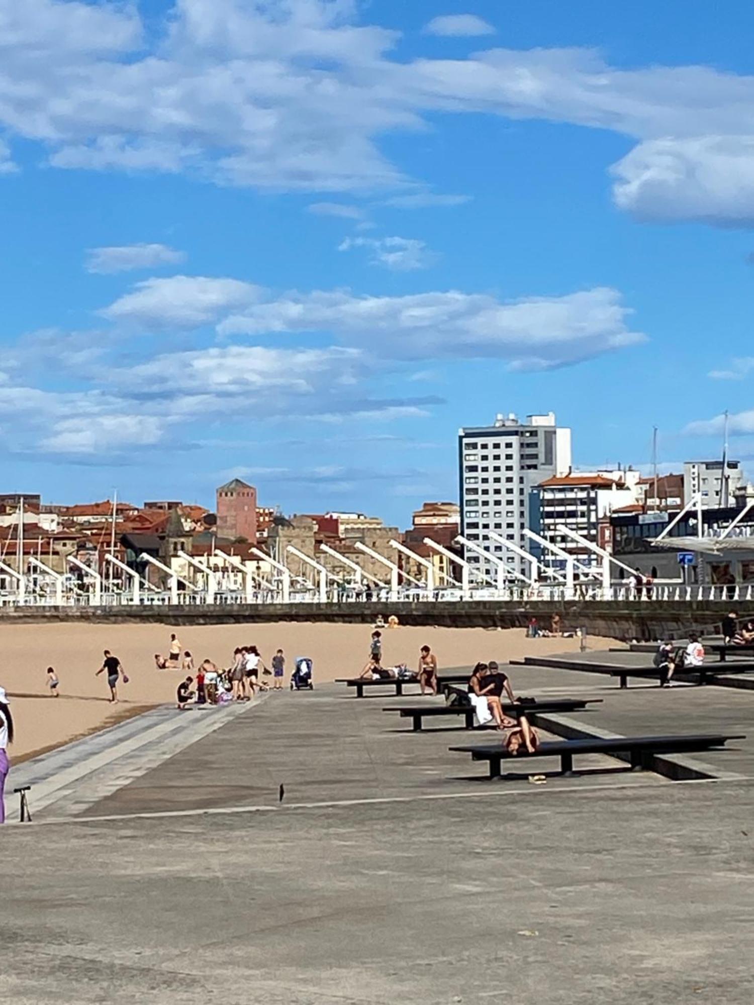 Poniente Beach Gijón Exteriér fotografie